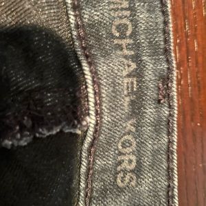 Beautiful and classic Michael Kors jeans in a size 10